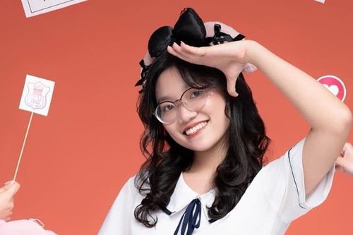 Con gái chiến sĩ Trường Sa là thủ khoa thi tốt nghiệp THPT khối B toàn quốc