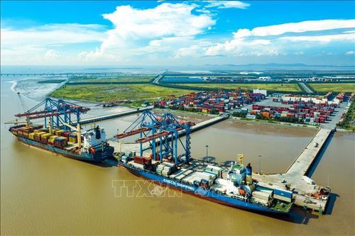 Cảng biển sẵn sàng đón những siêu tàu