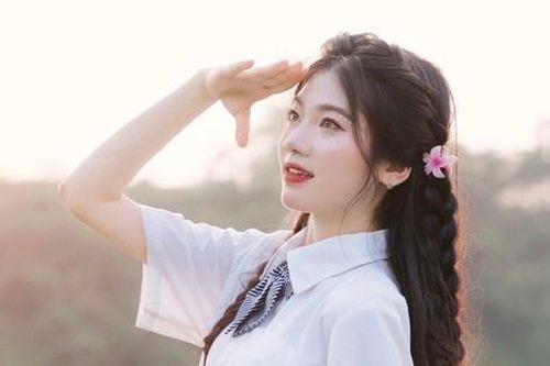 Thủ khoa môn Văn: 6 năm trong đội tuyển học sinh giỏi, viết 12 trang giấy thi