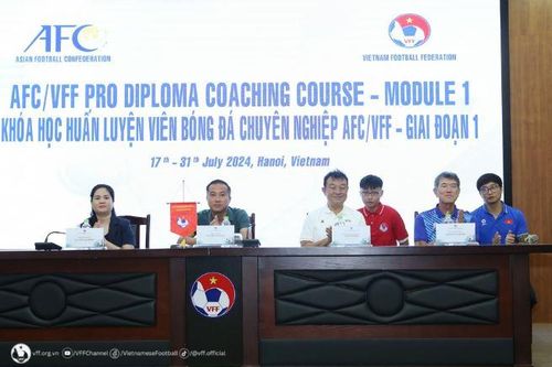 HLV Kim Sang Sik đảm nhiệm vai trò mới tại LĐBĐ Việt Nam
