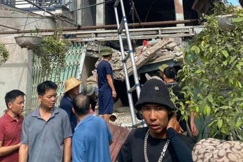 Cảnh tan hoang sau vụ nổ rung chuyển ở Thái Nguyên, nhiều người bị vùi lấp