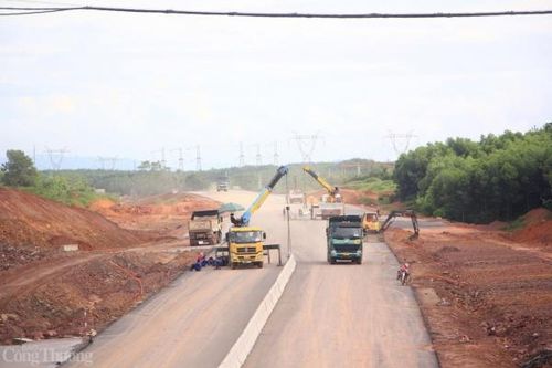 Cam kết hoàn thành công tác giải phóng mặt bằng trong tháng 7