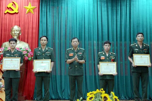 Khen thưởng tập thể, cá nhân đấu tranh thành công 2 chuyên án ma túy