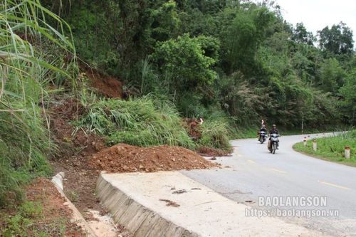 Nhiều điểm sạt lở đất tuyến quốc lộ 3B, huyện Tràng Định