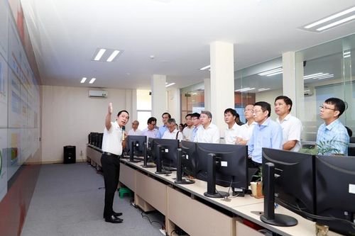 Trao đổi kinh nghiệm về chuyển đổi số, văn hóa, xây dựng thành phố trực thuộc Trung ương