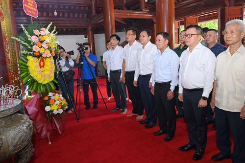 Hội Nhà báo Việt Nam: Thắp sáng ngọn lửa tri ân năm 2024