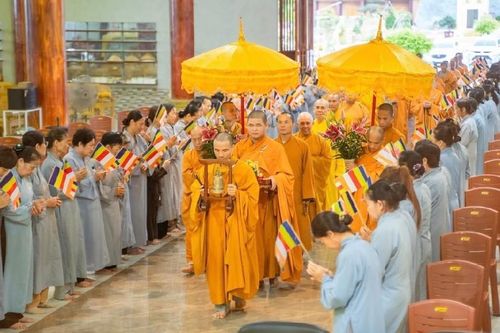 Ban Hoằng pháp và Ban Kinh tế - Tài chính T.Ư (đoàn 4) cúng dường trường hạ tại các tỉnh miền Bắc
