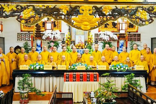 Ban Trị sự GHPGVN Q.Phú Nhuận thăm, cúng dường các trường hạ trên địa bàn