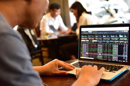 Xử phạt tổ chức, cá nhân giao dịch 'chui' cổ phiếu
