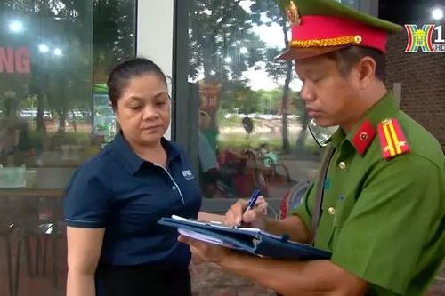 Đường xung quanh hồ Ba Mẫu đã trở lại sạch đẹp