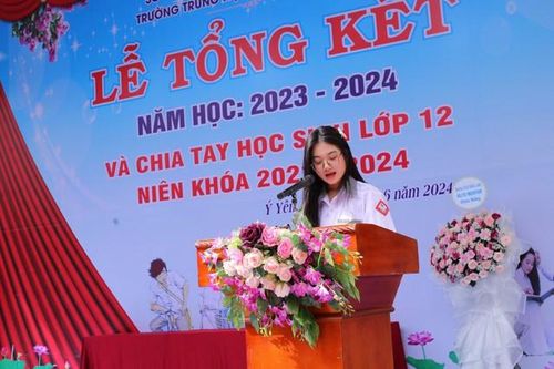 Thủ khoa môn Ngữ văn kỳ thi THPT 2024 ở Nam Định từng đạt giải nhất học sinh giỏi cấp tỉnh