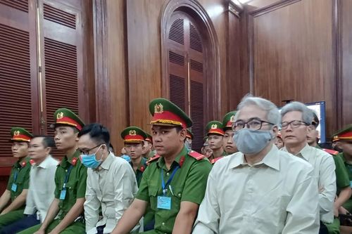 2 cựu lãnh đạo Cục Đăng kiểm trong phiên xét xử đầu tiên 'đại án' tiêu cực ngành đăng kiểm