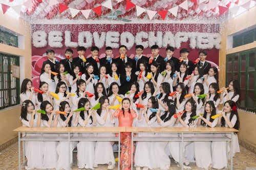 Một lớp có 41/48 học sinh đạt trên điểm 9 môn Văn