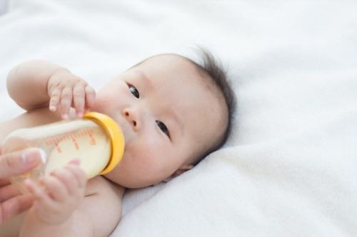 Mối liên hệ giữa hen suyễn và sữa công thức ở trẻ nhỏ