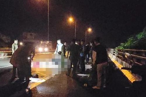 Tai nạn giao thông mới nhất 18/7/2024: 3 thanh niên tử vong trên cầu