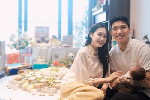 Cầu thủ Việt Nam gia nhập hội ông bố 'bỉm sữa' hè này, có điểm chung khiến chị em phấn khích