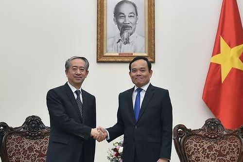 Phó Thủ tướng Trần Lưu Quang tiếp Đại sứ Trung Quốc Hùng Ba