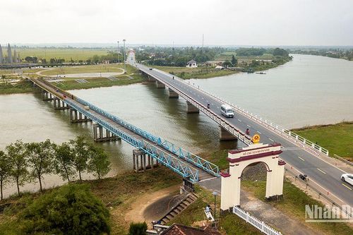 Chương trình nghệ thuật 'Vĩ tuyến 17 – Khát vọng hòa bình': Kể những huyền thoại đôi bờ Hiền Lương
