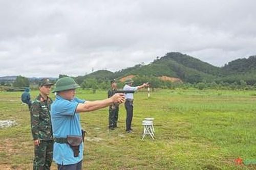 Nâng cao huấn luyện bắn súng K54 cho cán bộ bồi dưỡng kiến thức quốc phòng và an ninh