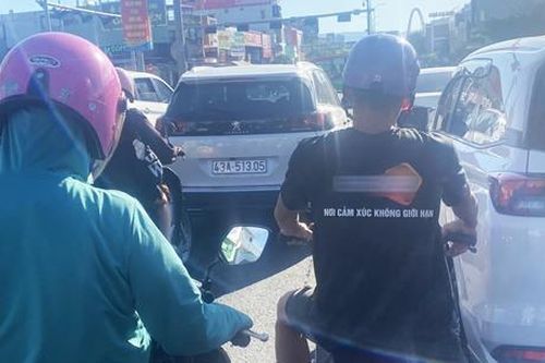 Xuất hiện logo 'lạ' trên đường phố, Giám đốc Công an thành phố chỉ đạo kiểm tra, xử lý
