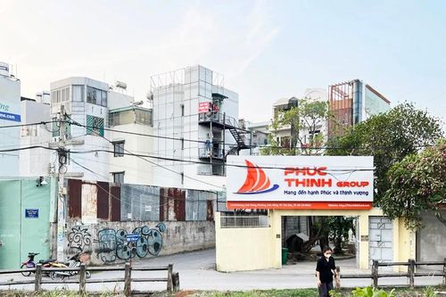 Hàng rào bảo vệ đường sắt xuống cấp: Hiểm nguy rình rập