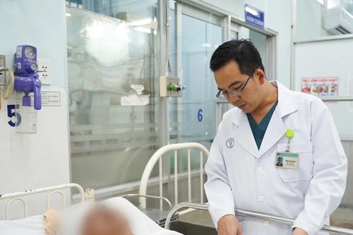 Tình trạng sức khỏe của Đại úy công an bị chém trọng thương khi làm nhiệm vụ