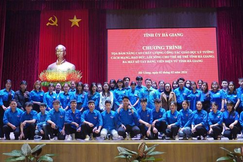 Quan tâm công tác phát triển Đảng trong sinh viên