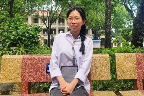 Ước mơ thành cô giáo dạy Văn của nữ thủ khoa khối C00 toàn quốc