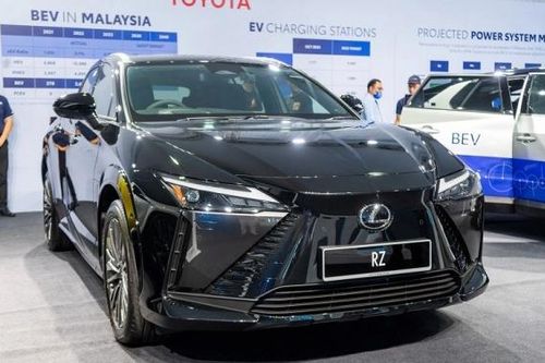 Cận cảnh xe điện Lexus RZ 450e vừa ra mắt tại Malaysia, giá 2,2 tỷ đồng