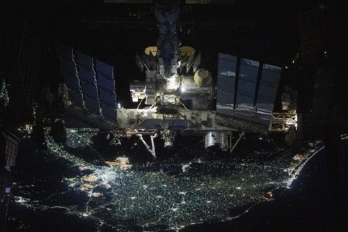 NASA và SpaceX sẽ phá hủy Trạm Vũ trụ Quốc tế như thế nào?