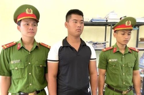 Vụ thiếu niên 'thông chốt', đâm CSGT trọng thương ở Kon Tum: Khởi tố chủ xe