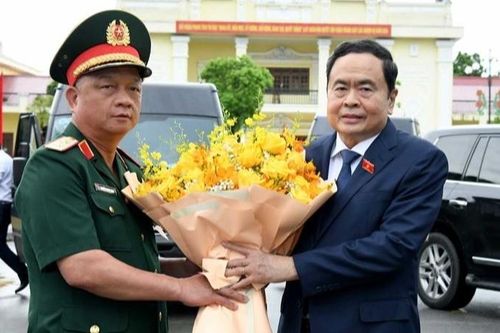 Chủ tịch Quốc hội thăm, làm việc với Quân khu 3