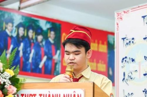 Nam sinh sở hữu 2 điểm 10 ở TPHCM từng thấy mình là người 'tối cổ'