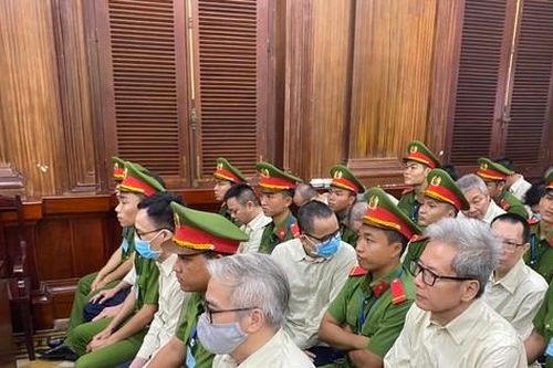 3 bị cáo trong 'đại án đăng kiểm' được tạm vắng mặt vì lý do sức khỏe