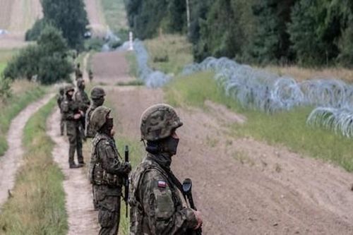 Ba Lan đưa 17.000 binh lính đến biên giới với Belarus