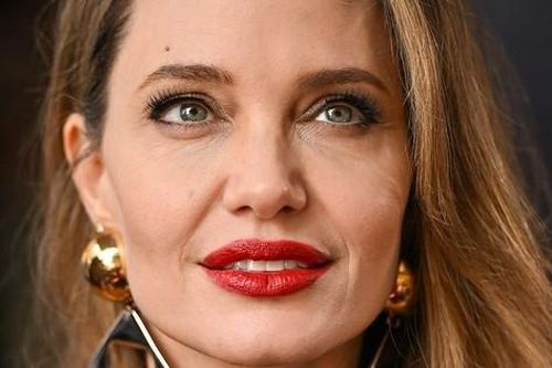 Angelina Jolie ra tối hậu thư cho Brad Pitt