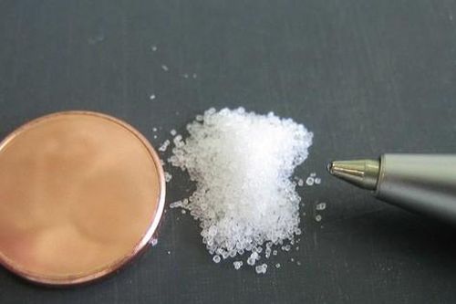 Các vụ đầu độc bằng kali xyanua chấn động thế giới