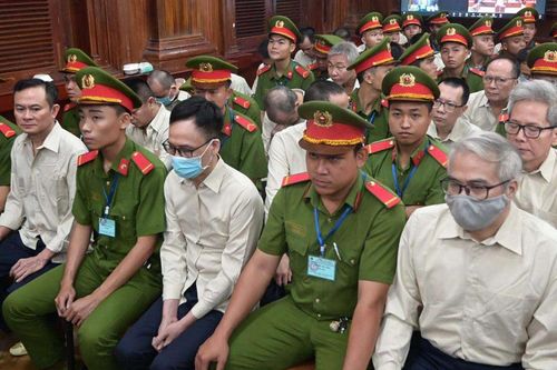 Xét xử 2 cựu Cục trưởng Đăng kiểm và 252 bị cáo