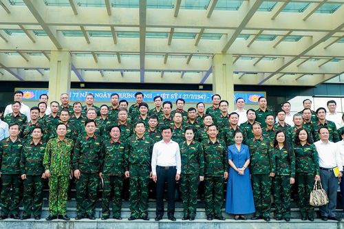 Đoàn công tác Học viện Quốc phòng Việt Nam làm việc với lãnh đạo tỉnh Nghệ An