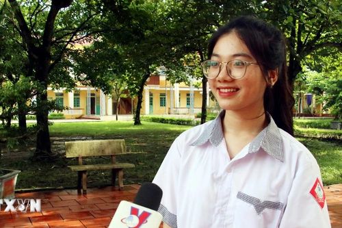 Chuyện học 'nhẹ nhàng' của nữ sinh đạt điểm 10 môn Văn ở Nam Định