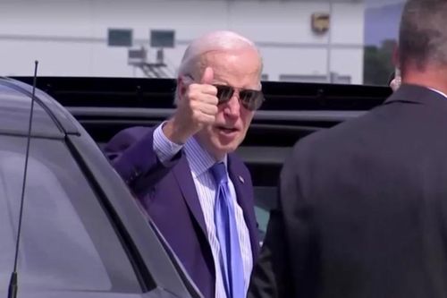 Cận cảnh Tổng thống Biden 'về nhà sớm' sau thông báo dương tính với COVID-19