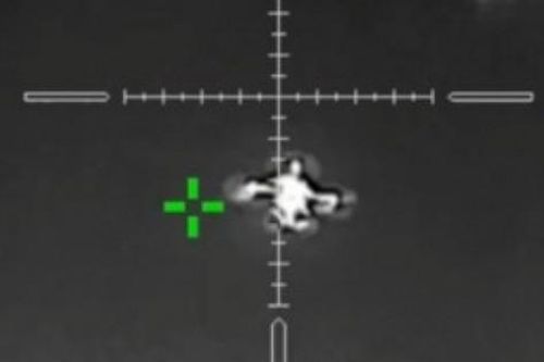 Xem binh sĩ Nga bắn hạ UAV Ukraine chỉ bằng súng trường