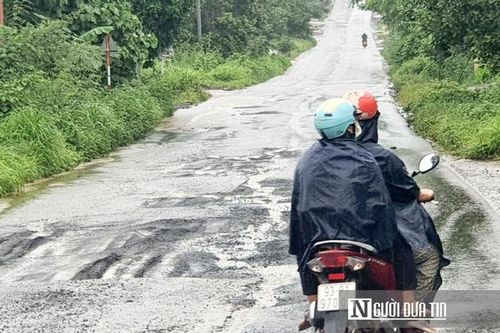 Bình Phước: Xe 'né' trạm thu phí, oanh tạc đường dân sinh