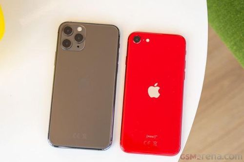 iPhone SE 2 hạ giá thủng sàn, siêu phẩm thu gọn của iPhone 11 Pro Max siêu rẻ chỉ hơn 2 triệu đồng