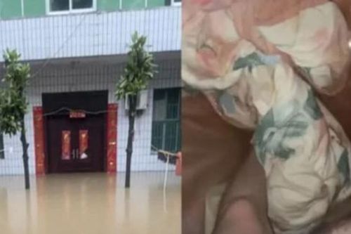 Ngủ mơ thấy bay bồng bềnh, khi tỉnh giấc người phụ nữ thấy nhà trôi giữa lũ