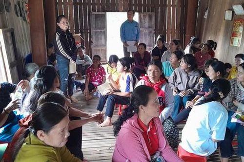 Tuyên truyền pháp luật về hôn nhân cho 100 phụ nữ dân tộc thiểu số