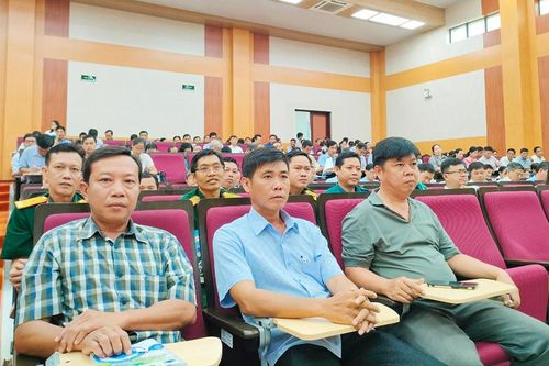 Ban Thường vụ Huyện ủy Châu Phú tổ chức tập huấn công tác xây dựng Đảng năm 2024