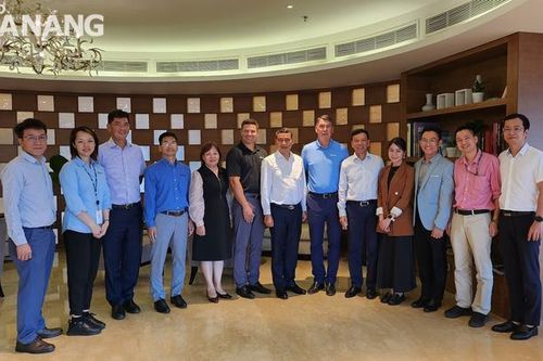 Đoàn công tác thành phố làm việc với lãnh đạo Công ty Qorvo (Hoa Kỳ)