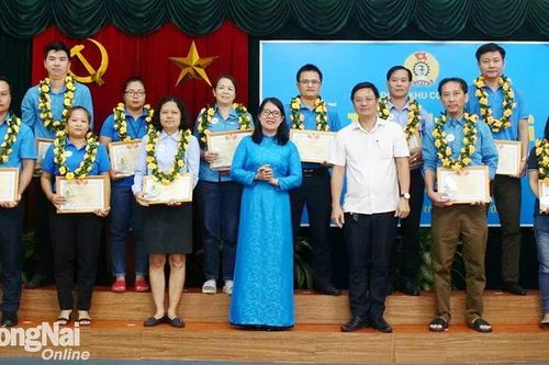 Tuyên dương, khen thưởng 95 cán bộ Công đoàn cơ sở tiêu biểu
