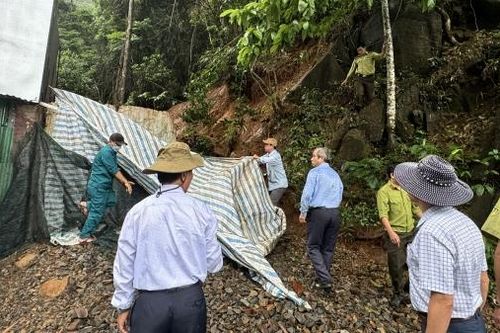 Chủ động các phương án phòng ngừa sạt lở đất, lũ quét, ngập úng tại các huyện phía Nam